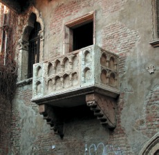 Balcone Giulietta (Archivio Provincia di Verona – Turismo).