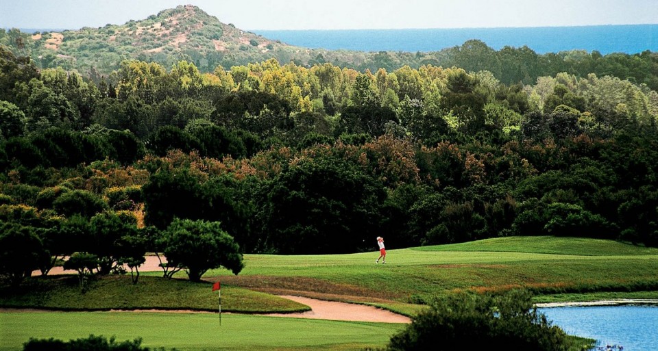 Is Molas Golf Club in Sardegna