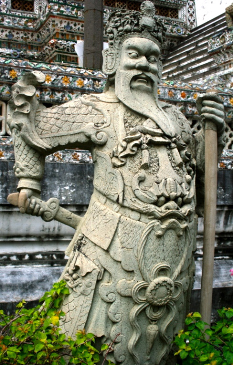 Thailandia, una delle statue del meraviglioso palazzo di Wat Po