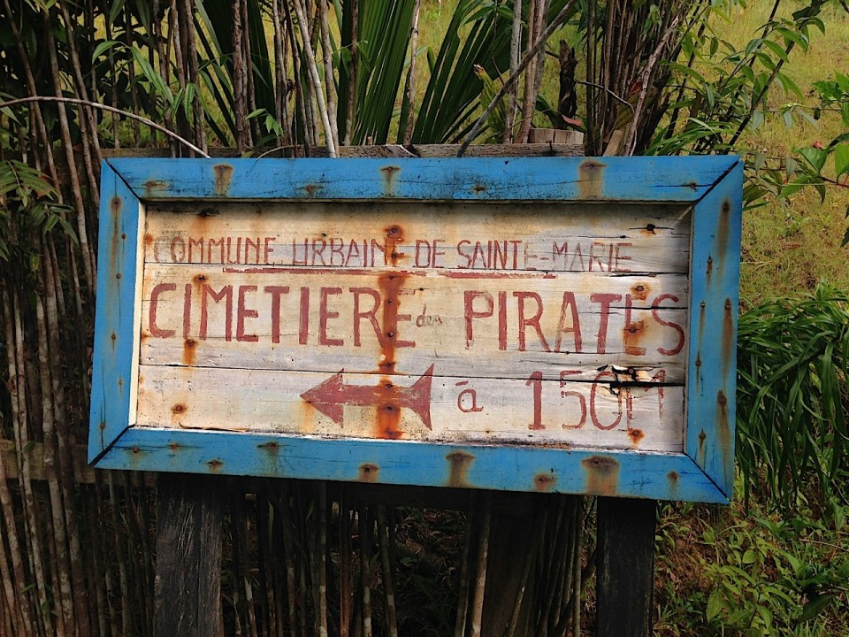 La palina che indica il Cimitero Dei Pirati.