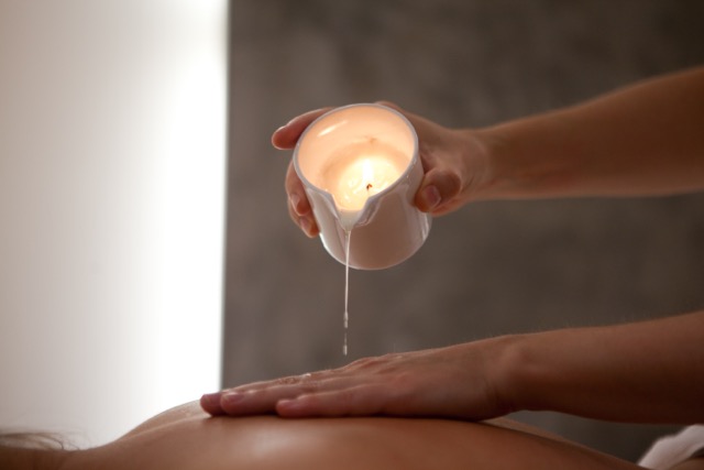 Candle Massage (massaggio con la cera)