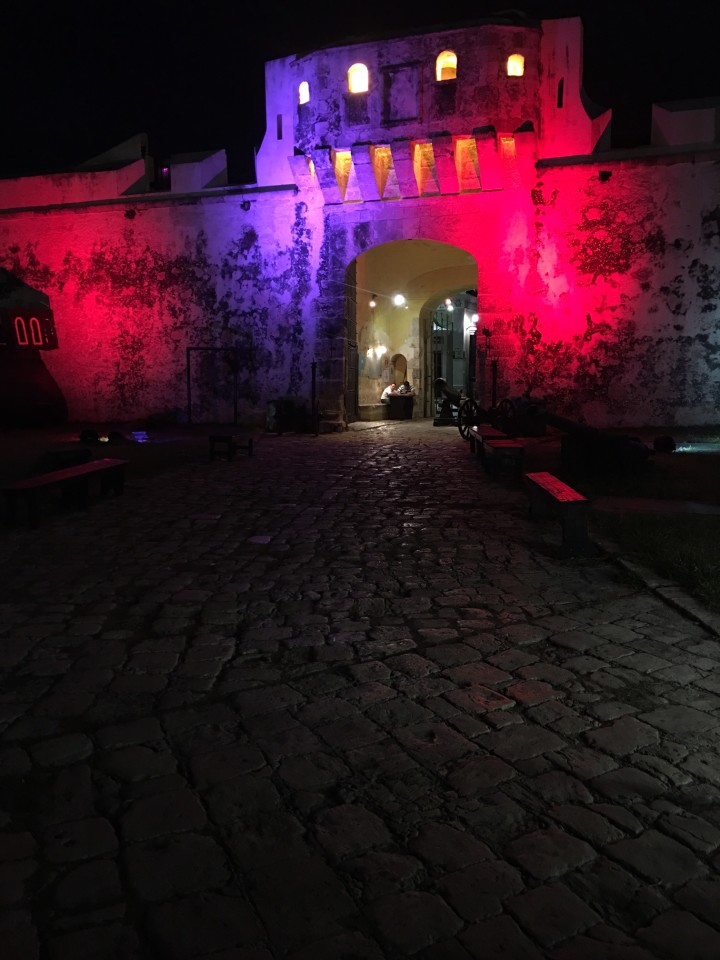 Campeche, uno dei bastioni di notte