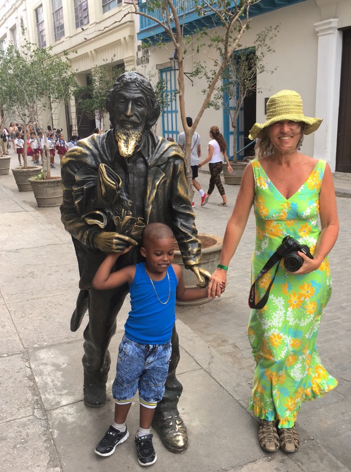Savina Sciacqua con un bimbo cubano e El Caballero de Paris