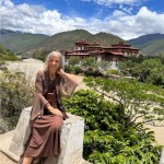 Con alle spalle il Punakha Dzong